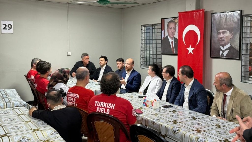 Bilal Erdoğan, 9 yıl sonra yeniden Arakanlı Müslümanları ziyaret etti