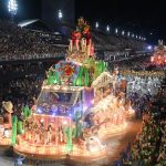 Brezilya’da Rio Karnavalı samba geçitleriyle başladı