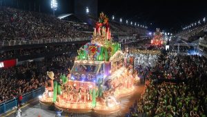 Brezilya’da Rio Karnavalı samba geçitleriyle başladı