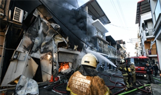 Buca’da iş yeri yangını panik yarattı