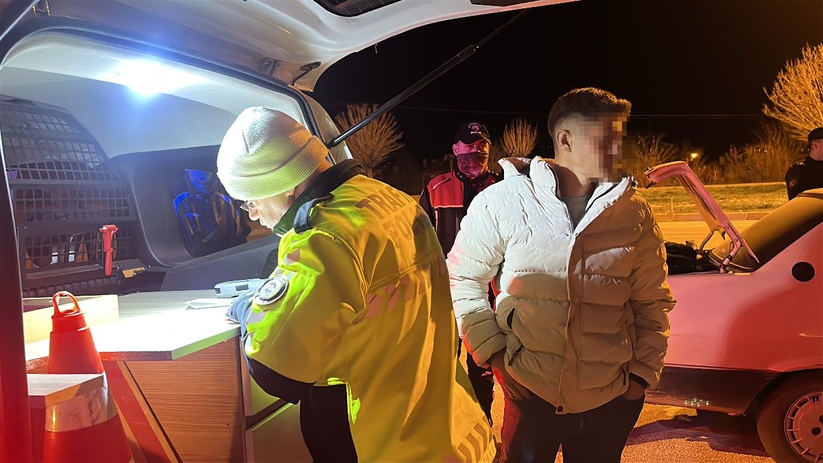 Burdur’da uygulama noktasında ‘dur’ ihtarına uymayıp kaçtı: Araçlar vardı yanaşamadım