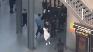 Bursa AVM’de iki grup arasında kavga