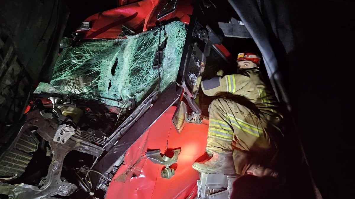 Bursa’da iki tırın çarpıştığı kazada 1 kişi hayatını kaybetti