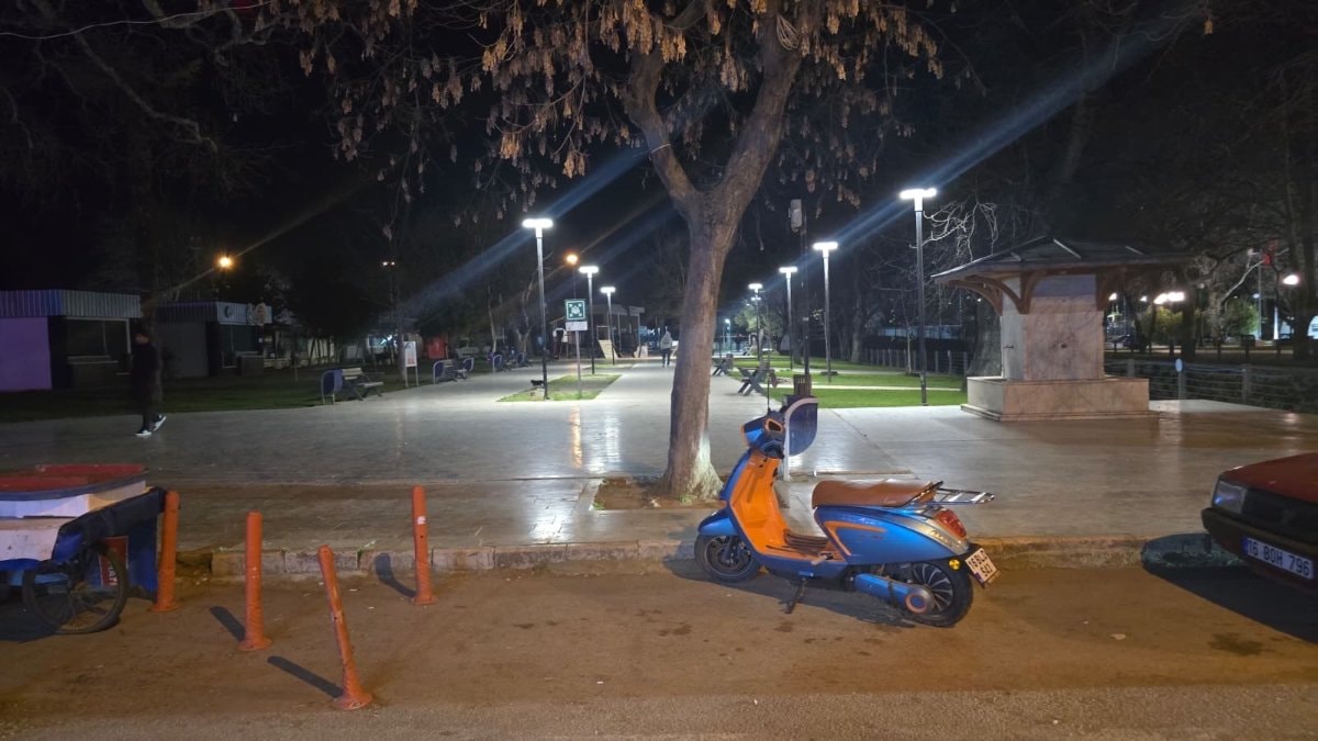 Bursa’da parkta bıçaklı kavgada 1 kişi yaralandı