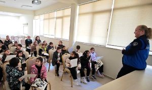 Büyükşehir Zabıtası öğrencilere mesleği tanıttı