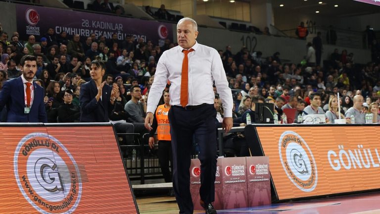 ÇBK Mersin, Ekrem Memnun ile anlaştı