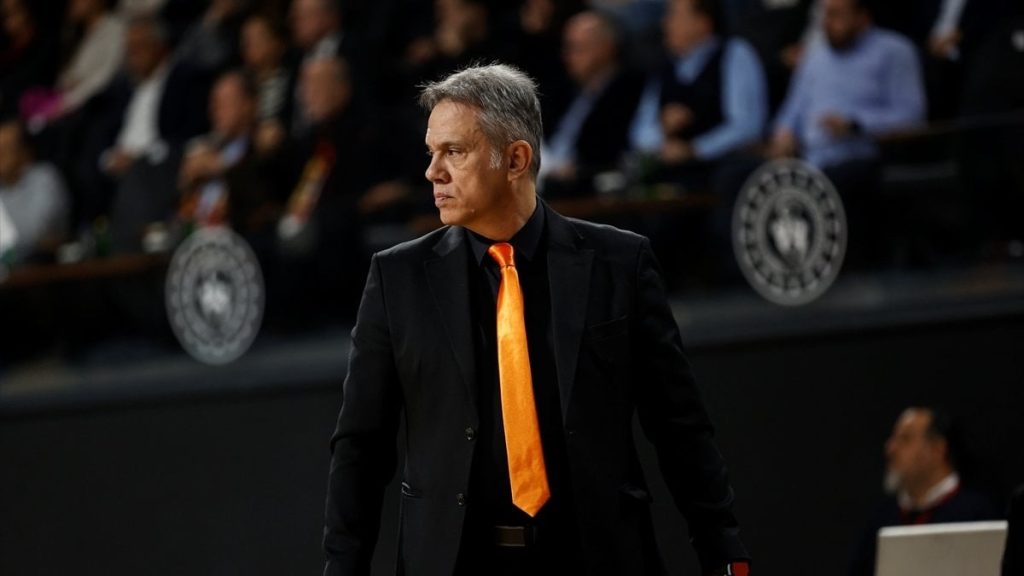 ÇBK Mersin’de George Dikeoulakos dönemi sona erdi