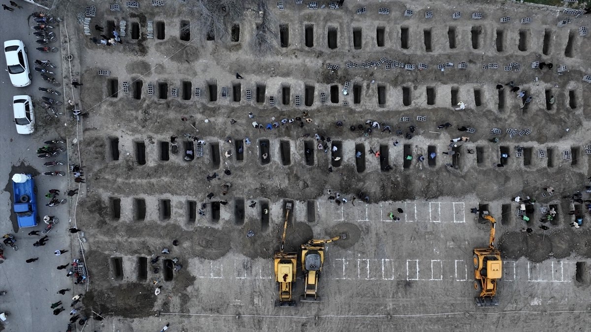 Çin’den, çocukları okul saldırısında ölen İranlı ailelere para yardımı