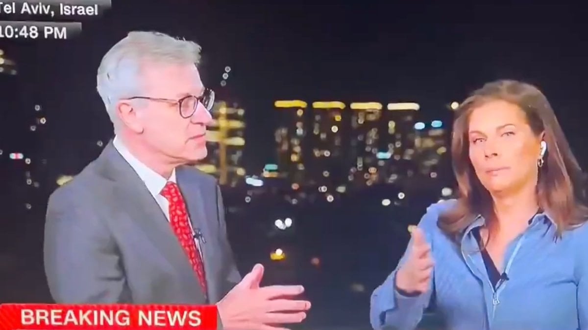 CNN muhabiri canlı yayında İsrail’in medya engelini itiraf etti: İzin vermedikleri için gösteremiyoruz