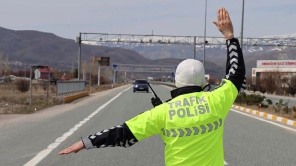 Denizli’de ‘dur’ ihtarına uymayan sürücüye rekor ceza