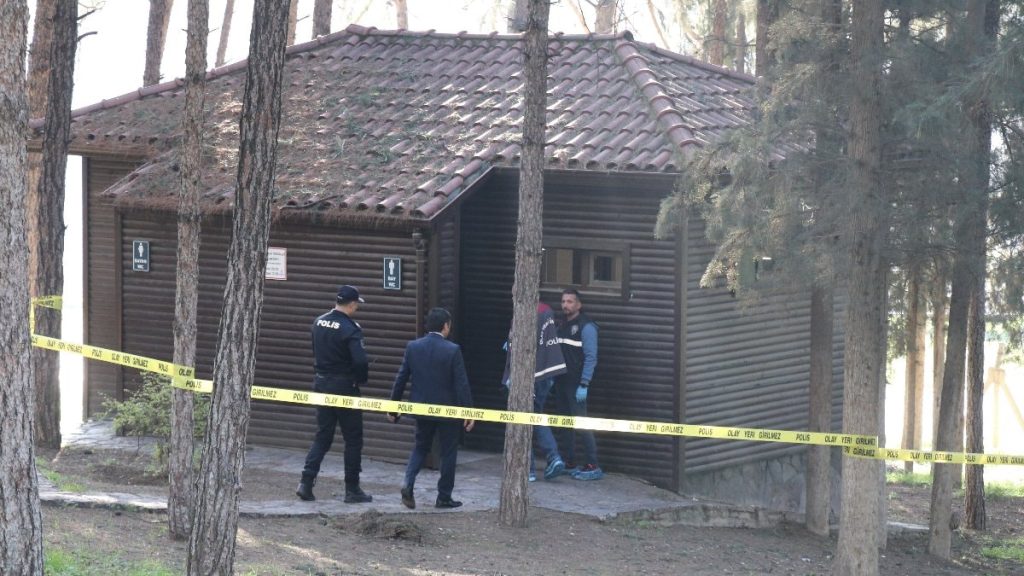 Denizli’de park lavabosunda yaşlı adam ölü bulundu