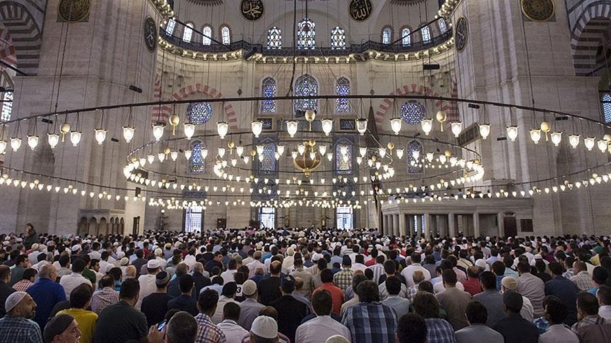Diyanet açıkladı: İl il bayram namazı saatleri
