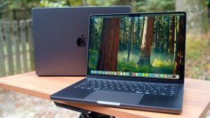 Dokunmatik ekranlı OLED MacBook Pro 2026’da geliyor
