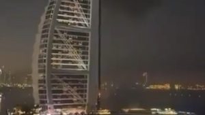 Dubai’de Burj el-Arab’a İran füzesi isabet etti