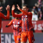 Edin Dzeko asistler yaptı, Schalke 04 galip geldi