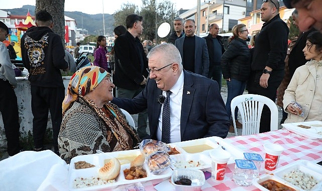 Edremit Belediyesi iftar sofraları Altınoluk’ta kuruldu