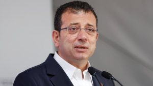 Ekrem İmamoğlu: Kur’an-ı Kerim’in mealini okuyup notlar alıyorum