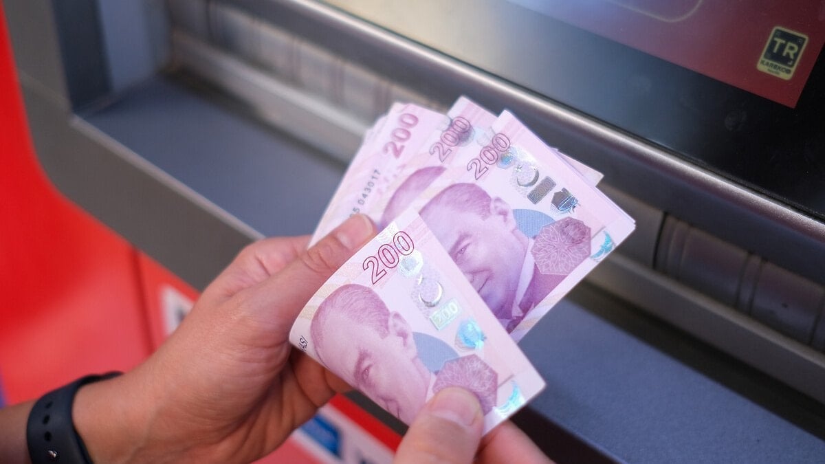 Emeklilerin ikramiye ve aylık ödemeleri bugün başlıyor