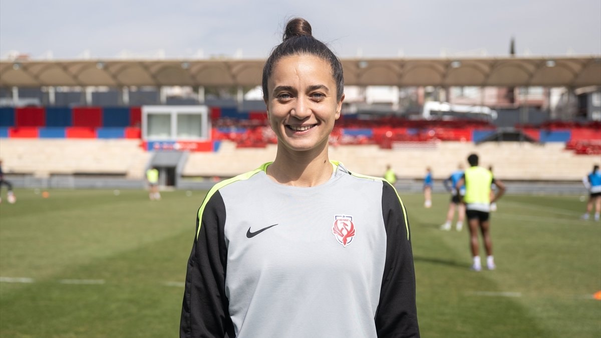 Emine Ecem Esen’den kadınlara ‘vazgeçmeyin’ mesajı