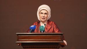 Emine Erdoğan: Adeta bir ateş çemberinin içindeyiz