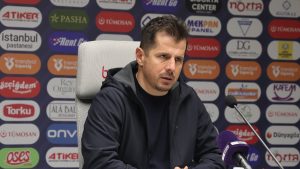 Emre Belözoğlu: Oyuncular için de bizim için de zor bir süreç