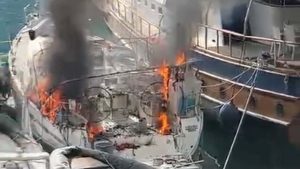 Fethiye’de yelkenli tekne alevlere teslim oldu