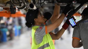 Ford Otosan üetimde dünyaya örnek gösterilen fabrika sayısını ikiye çıkardı