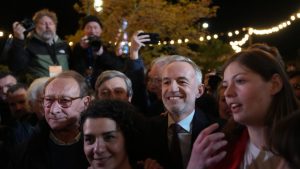 Fransa’da en büyük üç kentte sol kazandı