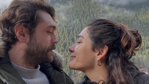Furkan Andıç sevgilisi Aybüke Pusat’a aşkını ilan etti: İyi ki doğdun güneş çilli sevgilim