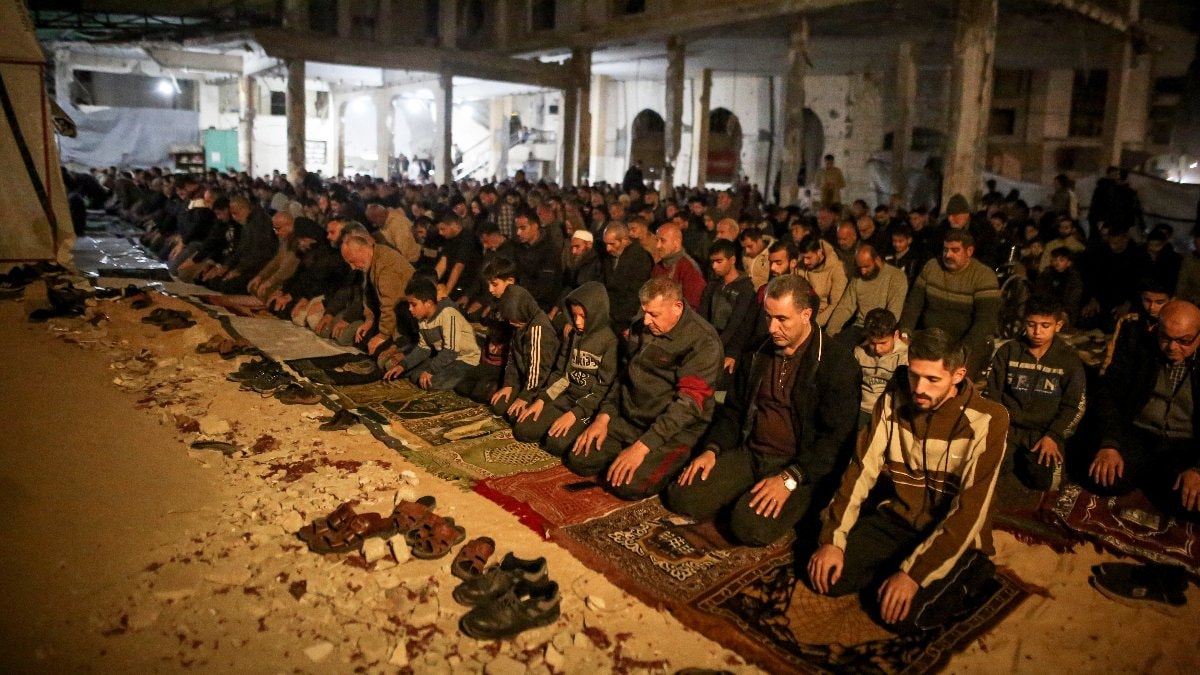 Gazze’de ateşkes sonrası ilk teravih namazı kılındı