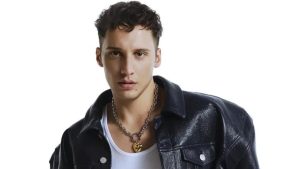 Hakkında yakalama kararı çıkarılan şarkıcı Edis’ten ilk açıklama