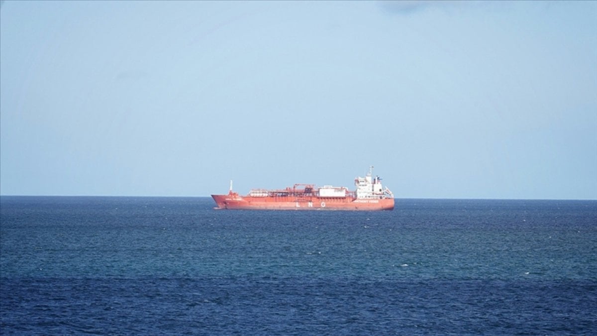 Hürmüz Boğazı’nda trafik durdu: Petrol fiyatları yükseldi