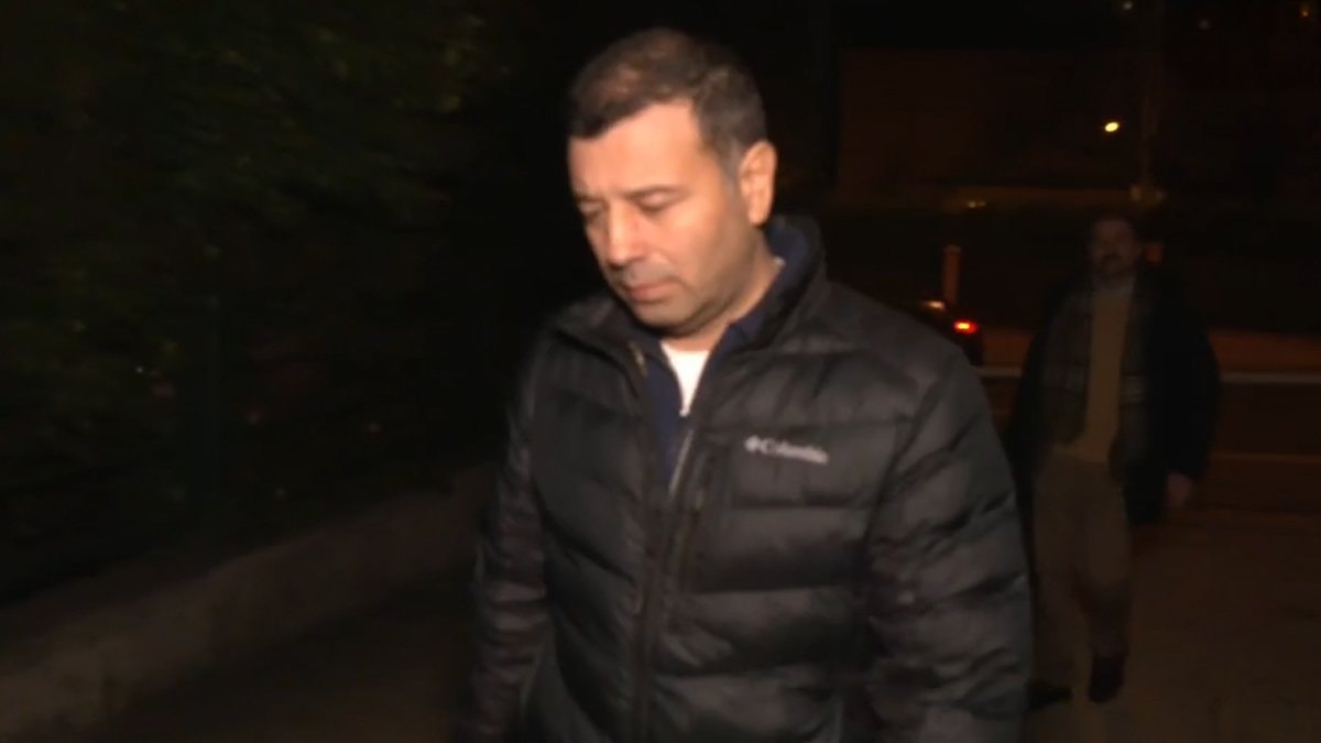 İncirlik yayını nedeniyle gözaltına alınan Kenan Şener soruları geçiştirdi