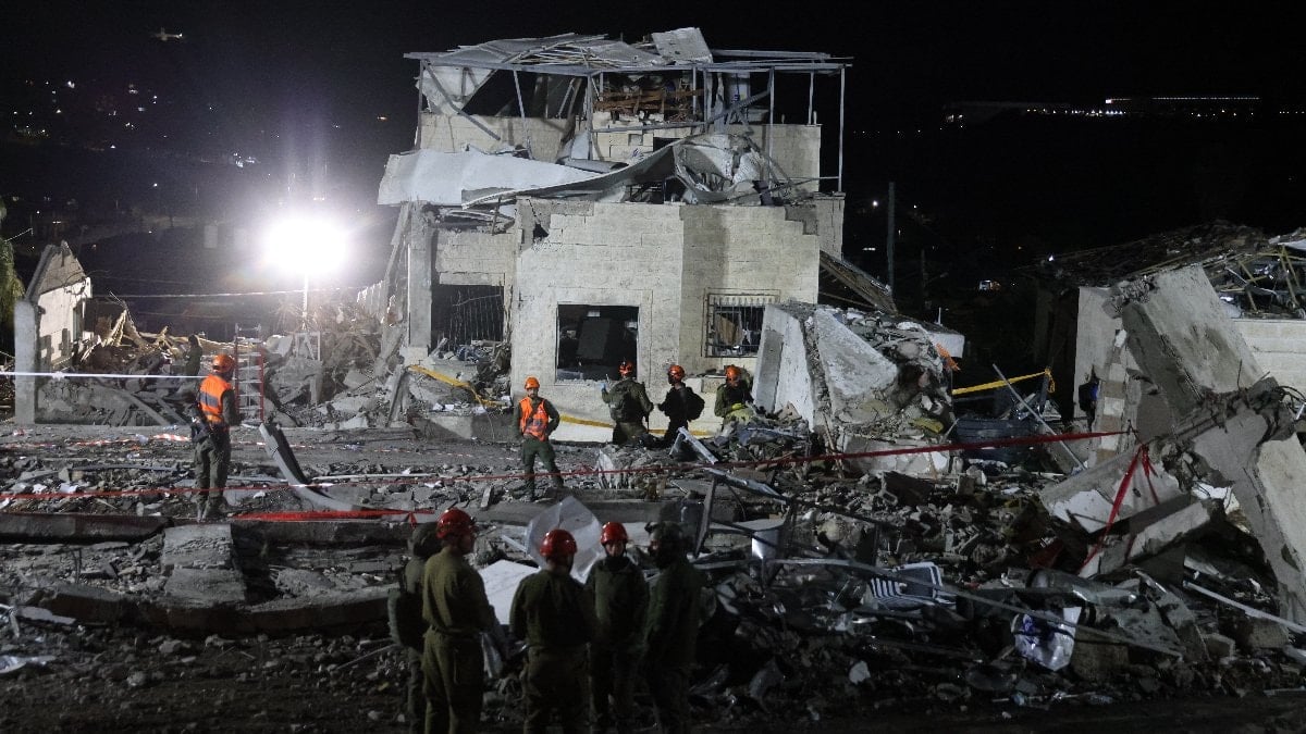 İran füzesi İsrail’i vurdu: 9 kişi öldü, 11 kişi kayıp