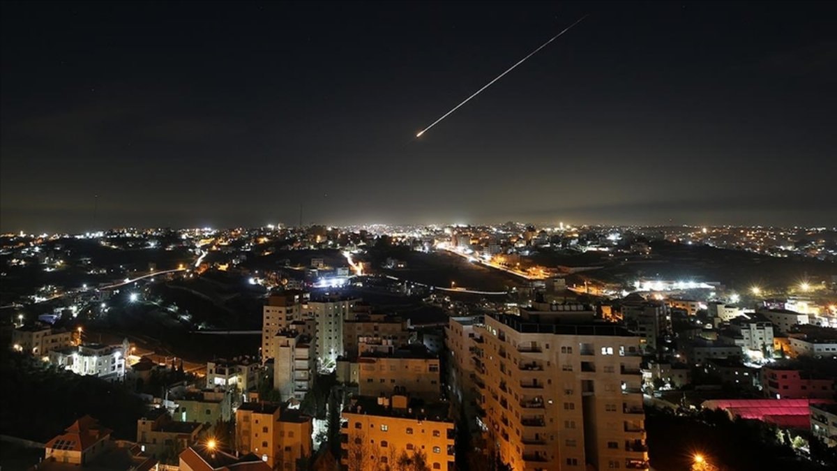 İran’da fabrikaya füze saldırısı: En az 15 ölü