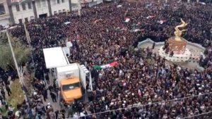 İran’da yas: ABD’nin okul saldırısında ölen kız öğrenciler defnediliyor