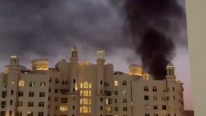 İran’daki savaş BAE’ye sıçradı: Valizini toplayan Dubai’den çıkmak için havalanına koştu