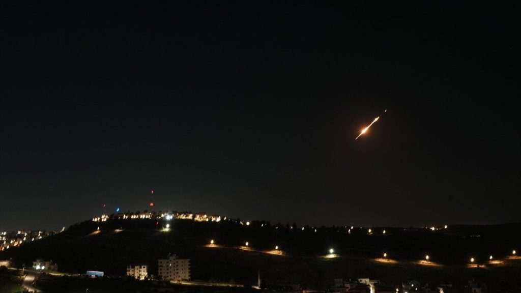 İran’ın başkenti Tahran’da patlama sesleri