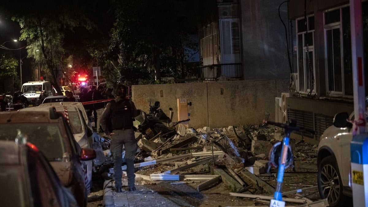 İran’ın misilleme saldırıları Tel Aviv’i yıkıma uğrattı: Çok sayıda İsrailli yaralandı
