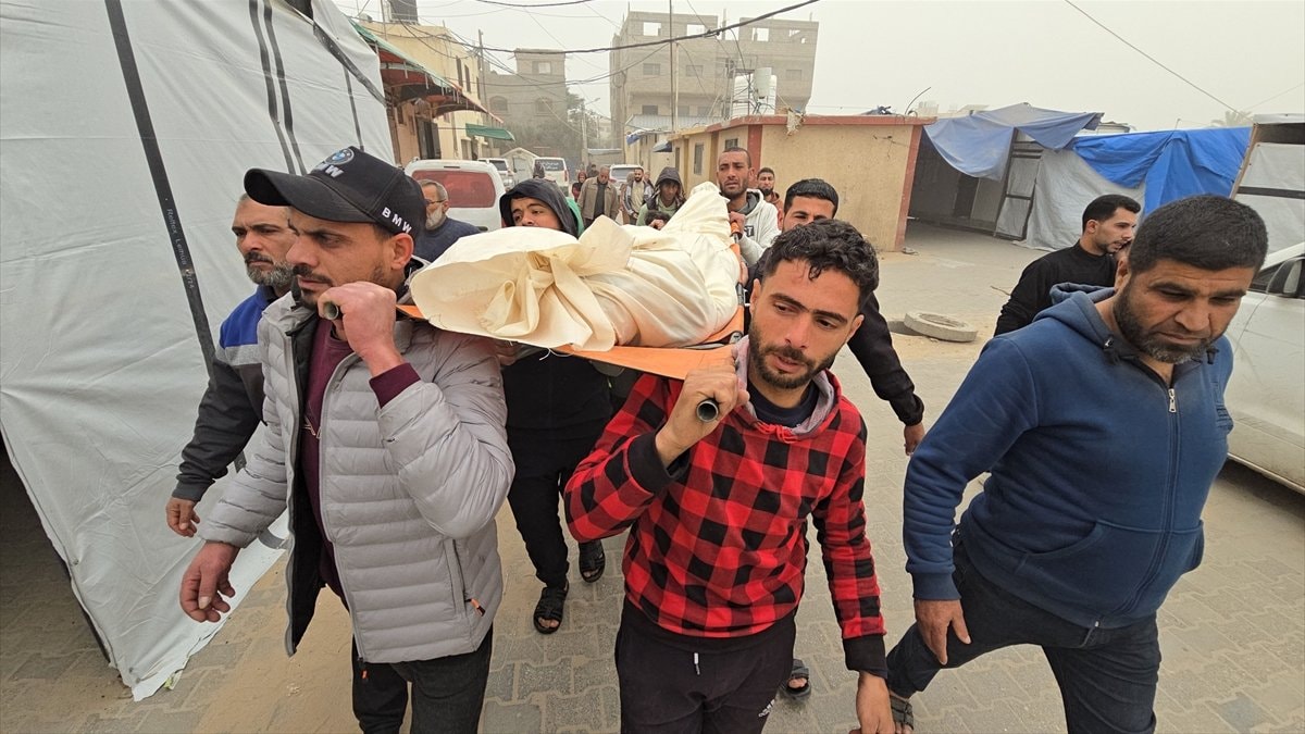 İsrail, Gazze’de bir eve saldırdı: 2’si çocuk 4 kişi hayatını kaybetti