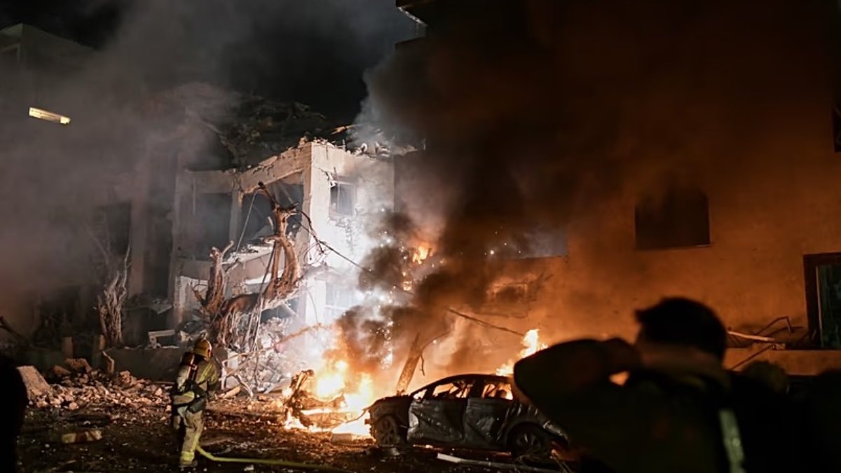 İsrail: İran’ın saldırılarında 12 kişi öldü, 200 kişi yaralandı