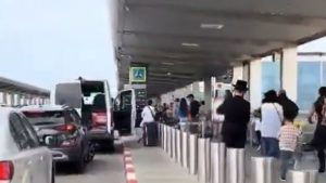 İsrail’de İran füzelerinden kaçanlar havaalanını doldurdu