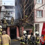İstanbul’da gecekondudan alevler yükseldi: 2 kişi dumandan etkilendi