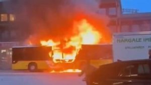 İsviçre’de otobüs yangını: 6 ölü