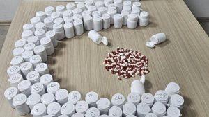 İzmir’de şüphelinin torbasından 5 bin 138 uyuşturucu hap çıktı