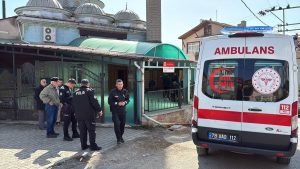 Karabük’te 57 yaşındaki adam Cuma namazı sırasında rahatsızlanıp hayatını kaybetti