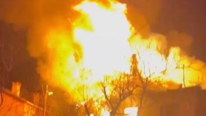 Kastamonu’da iki katlı ev alevlere teslim oldu