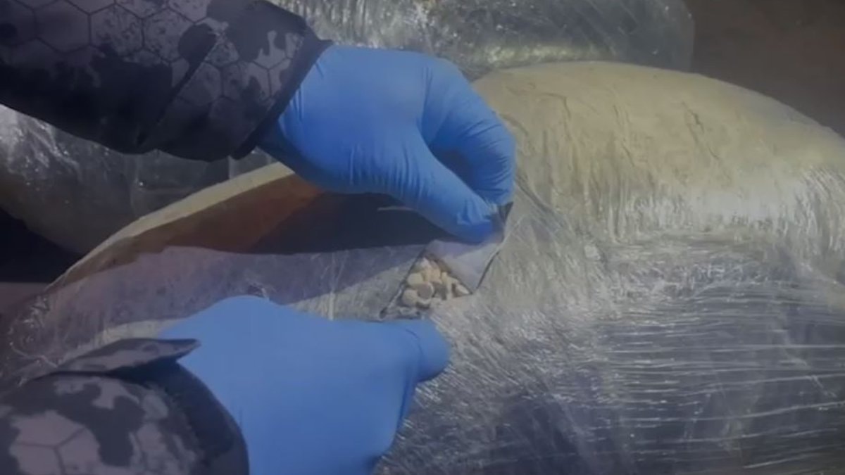 Kayseri’de çekicide dev uyuşturucu sevkiyatı: 1 milyon 260 bin hap ele geçirildi