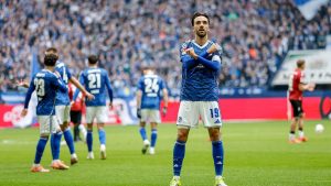 Kenan Karaman ve Edin Dzeko gol attı! Schalke ile Hannover yenişemedi