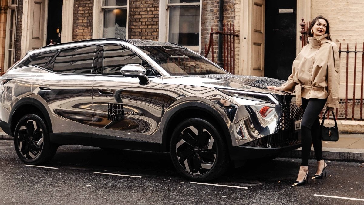 Londra Moda Haftası’nın ana partneri OMODA 7 tasarım ile teknolojinin buluşma noktası oldu